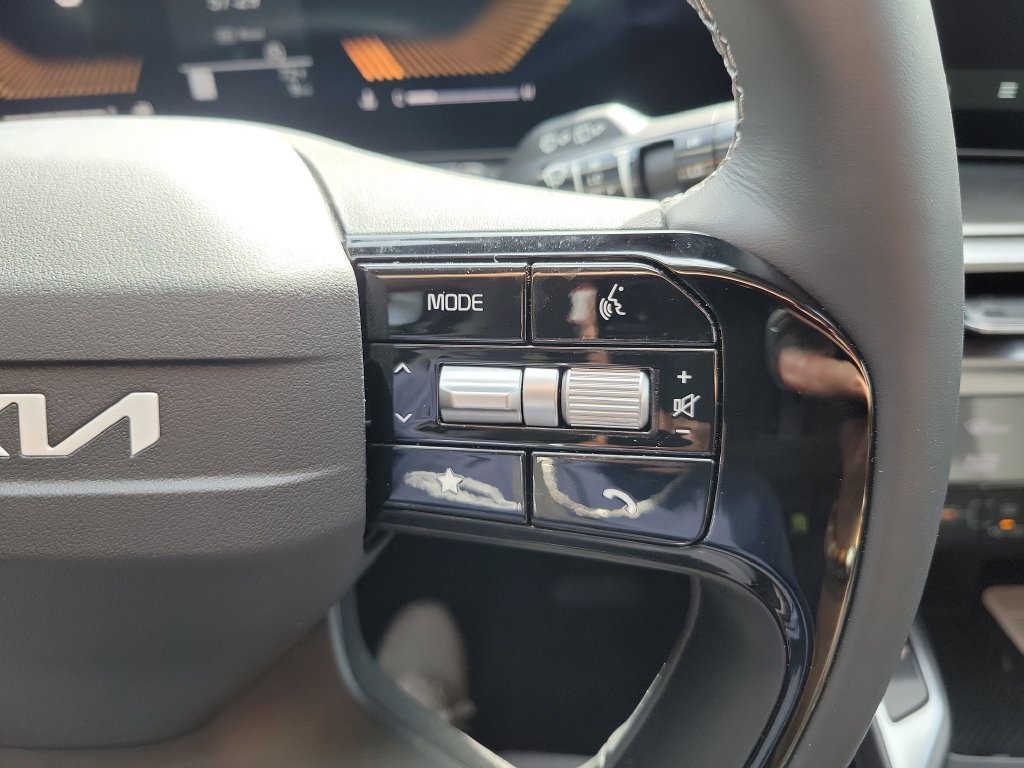 New 2026 Wolf Gray Kia S image 28