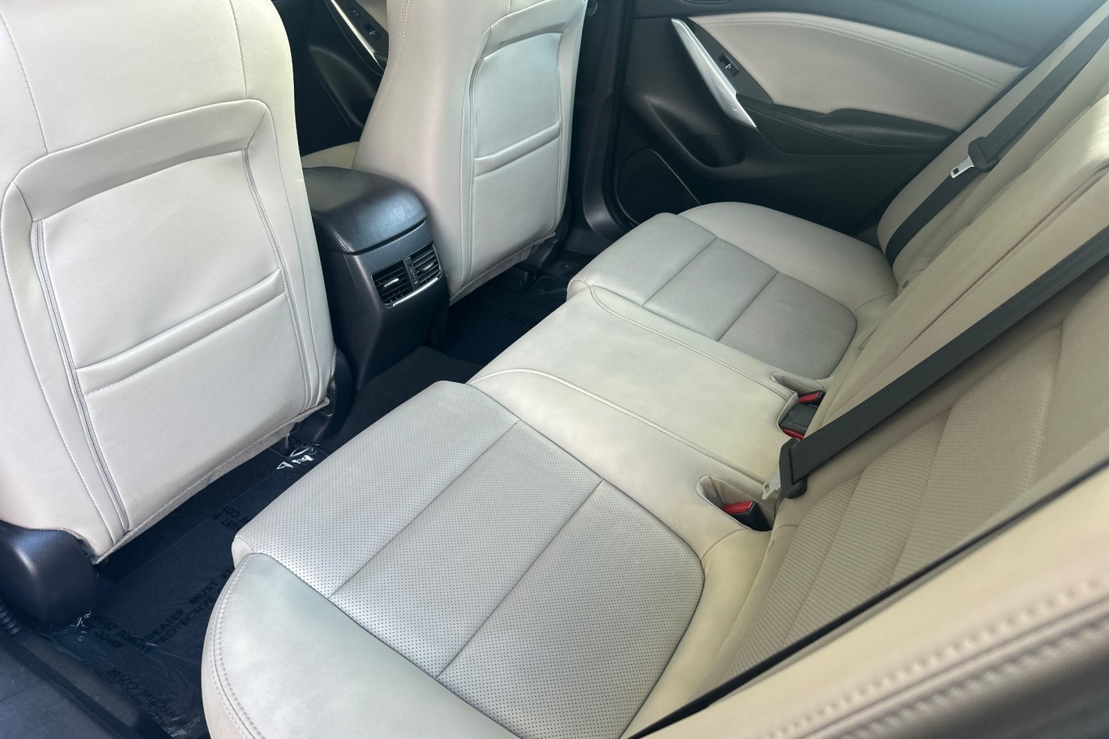 Used 2016 SNOWFLAKE WHITE PEAR Mazda i Touring image 11