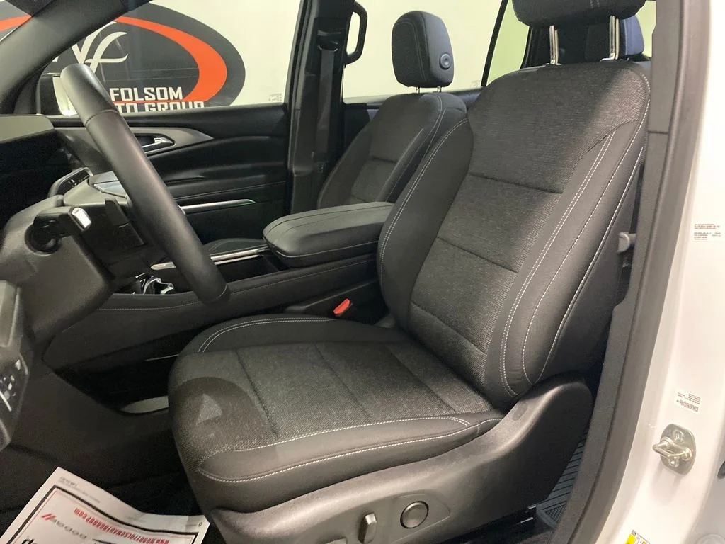 Used 2025 White Chevrolet LT image 15
