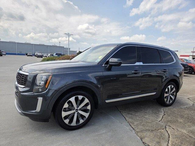 Used 2022 Gravity Grey Kia EX image 9