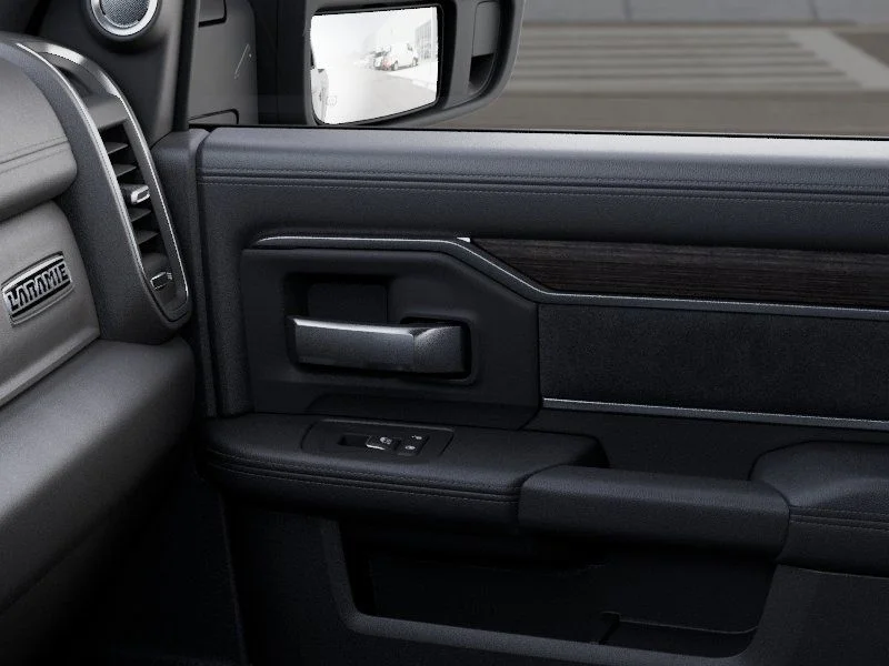 2025 RAM 3500 Laramie - Photo 26