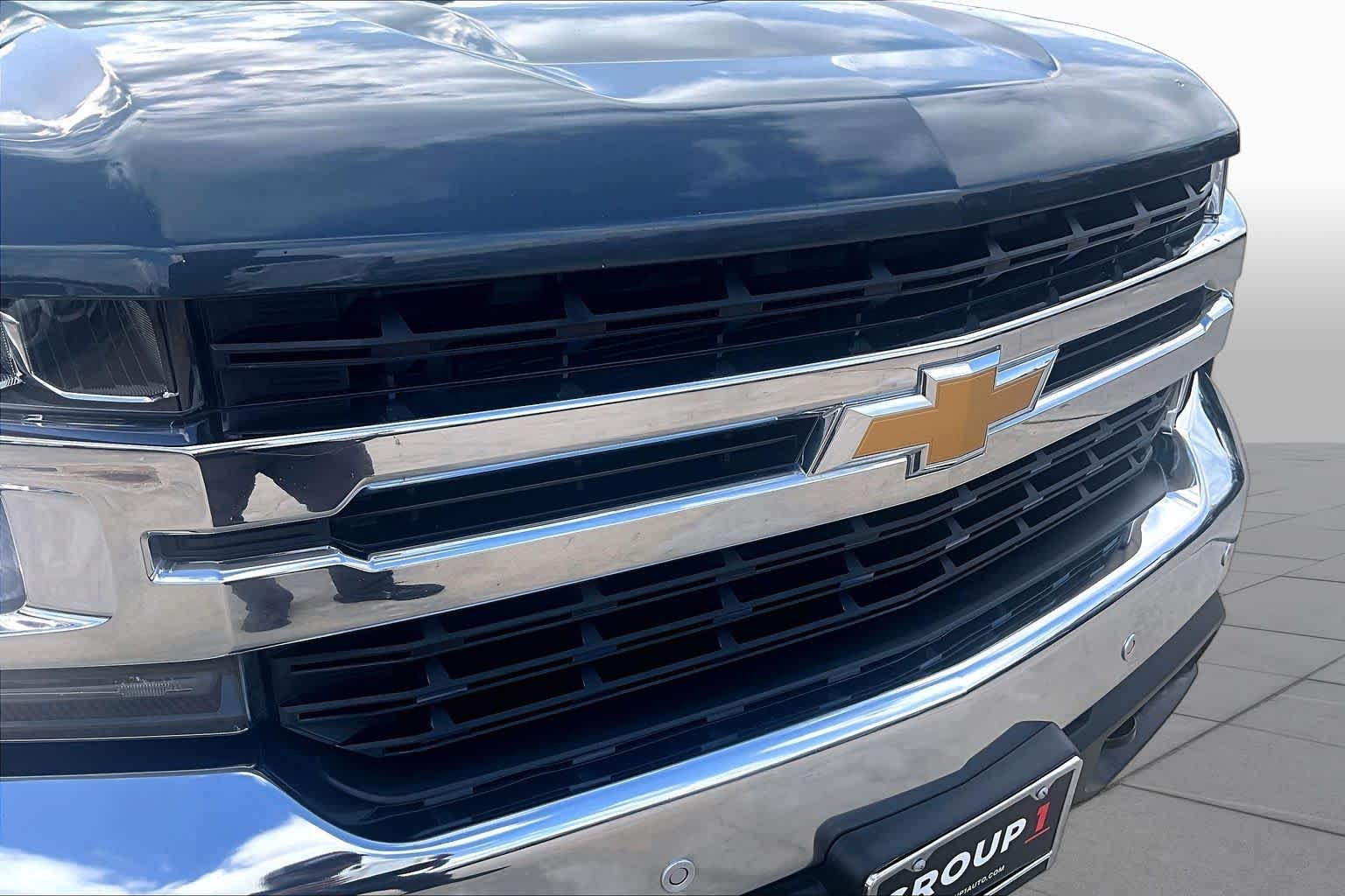 Used 2022 Shadow Gray Metallic Chevrolet LT image 30