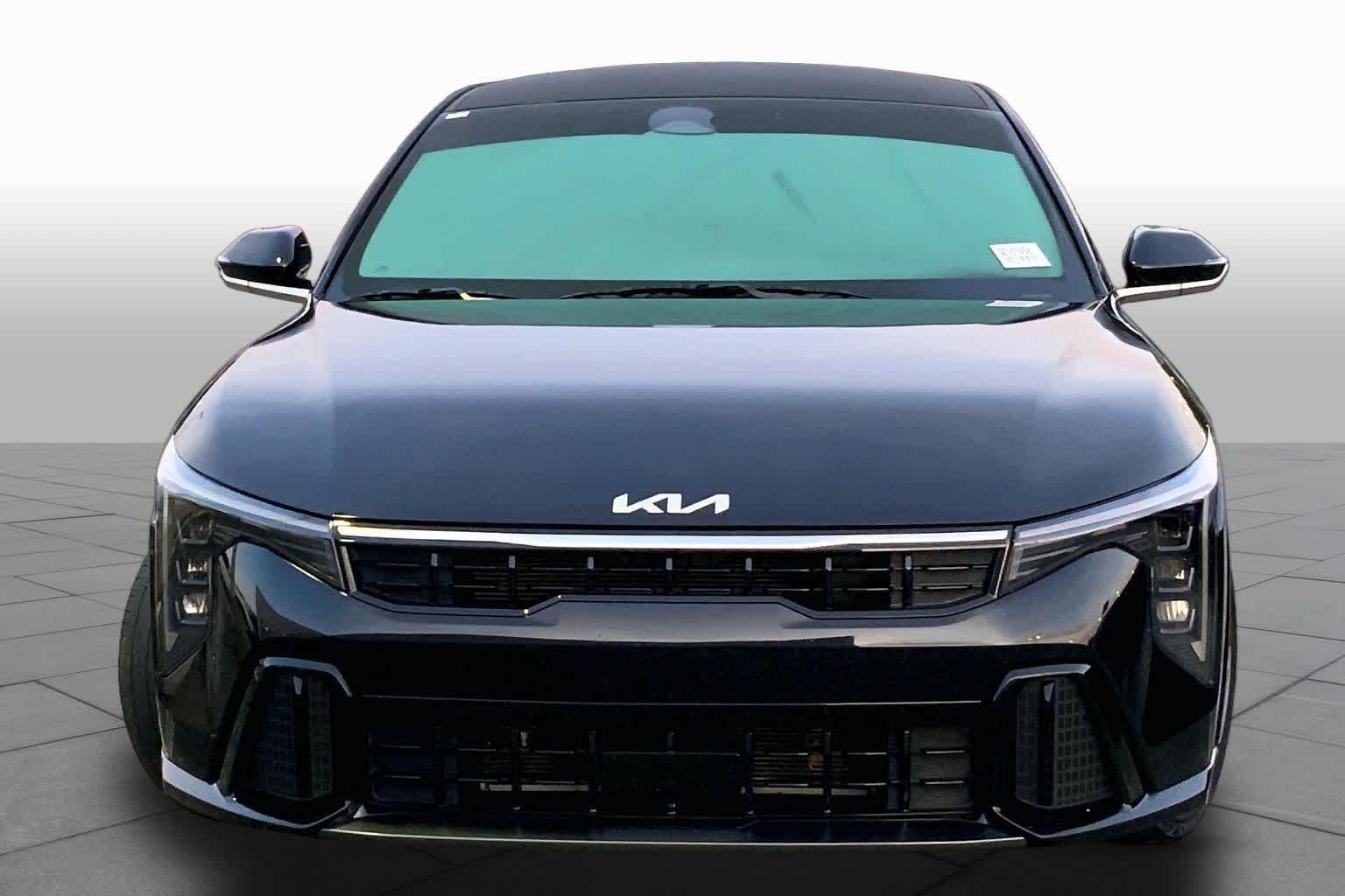 Used 2025 Aurora Black Pearl Kia GT-Line image 4