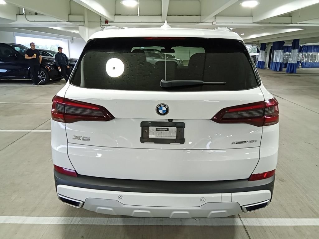 Used 2022 Alpine White BMW xDrive40i image 6