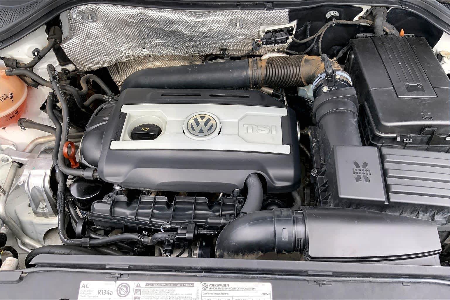 Used 2012 Candy White Volkswagen SEL image 31