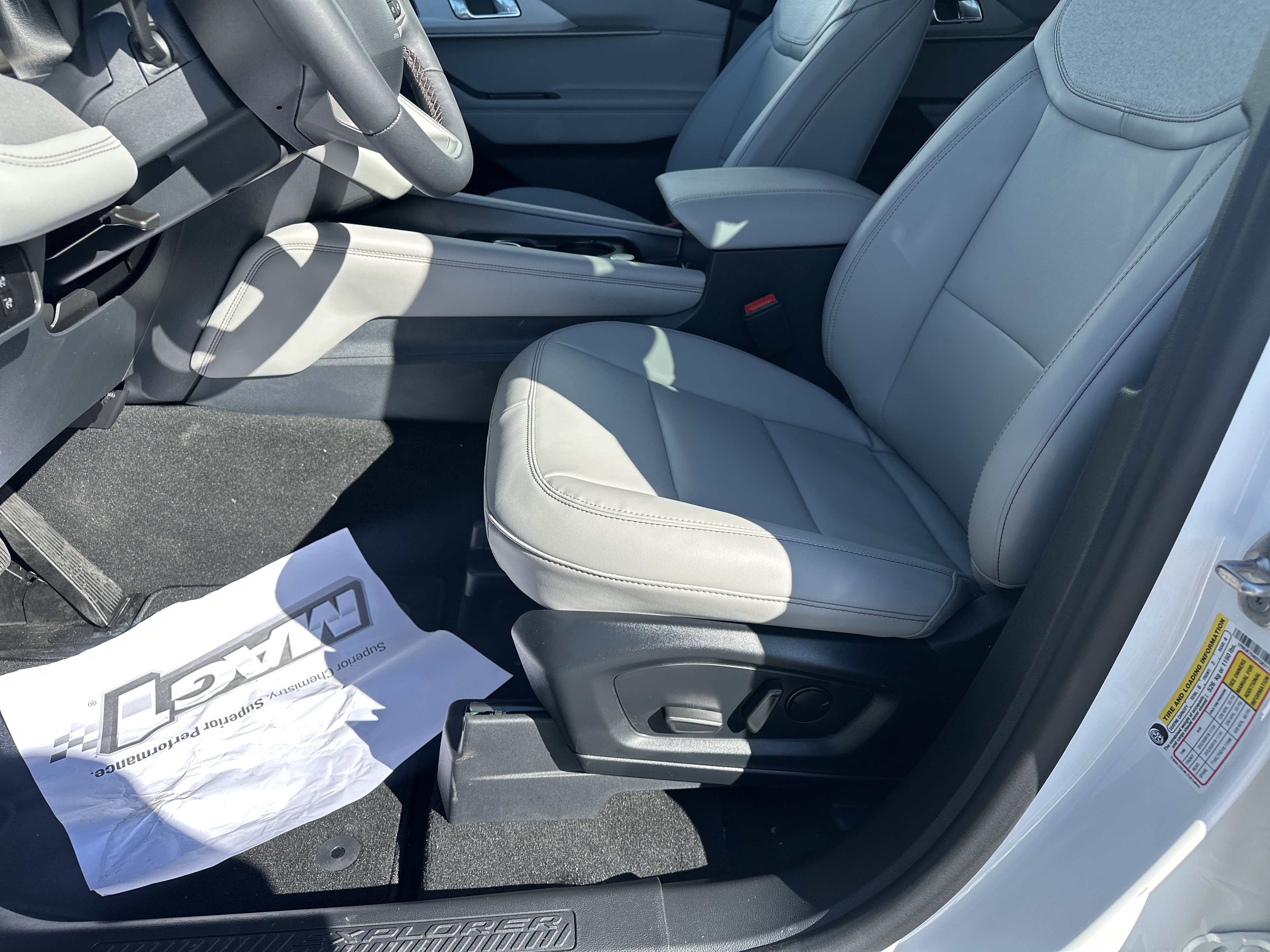 New 2026 Star White Metallic Tri-Coat Ford Active image 15