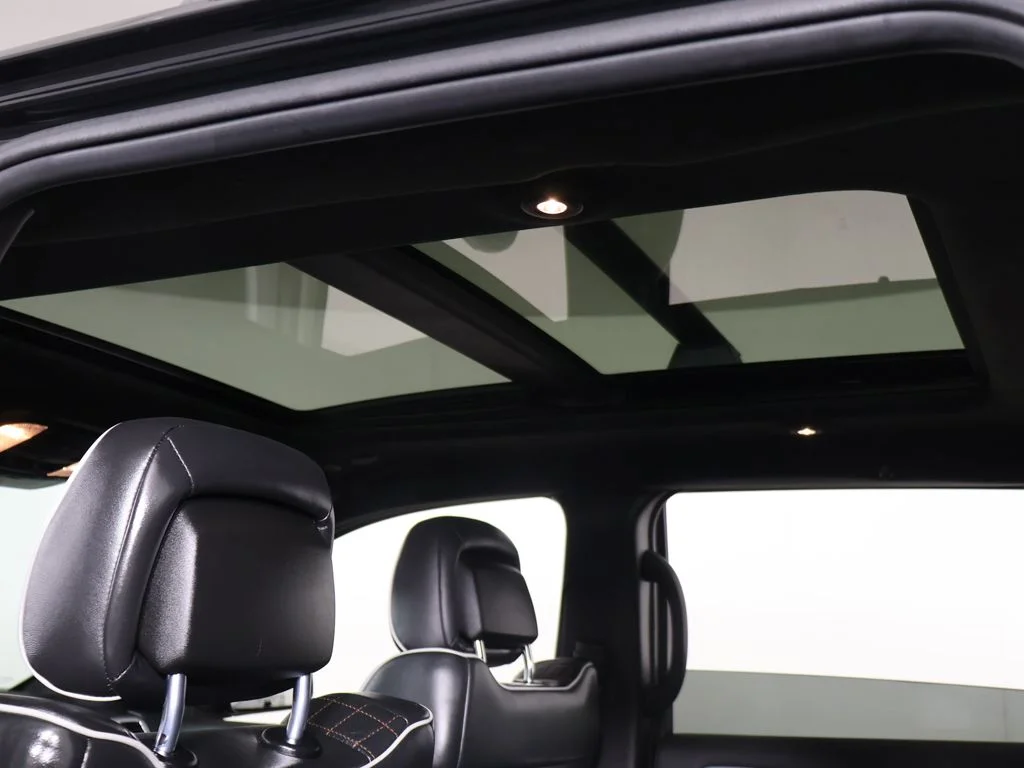 Used 2020 Black Jeep Summit image 21