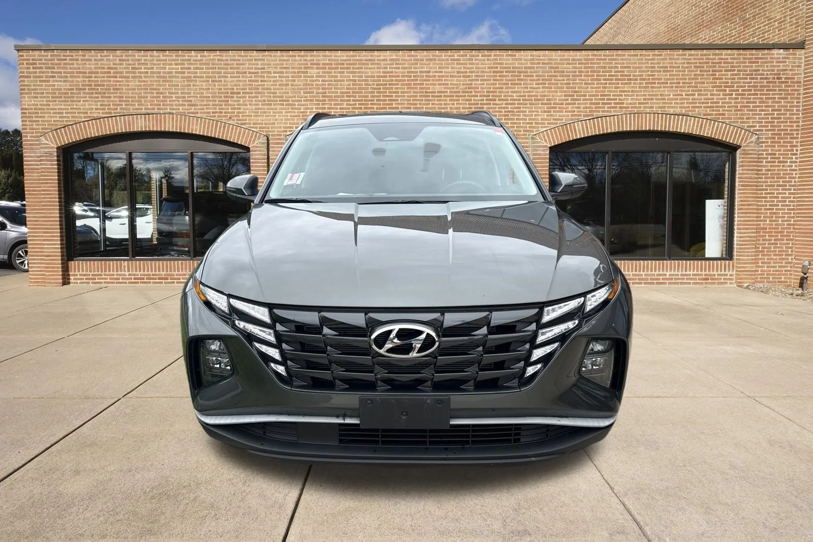 Used 2023 Amazon Gray Hyundai SEL image 8