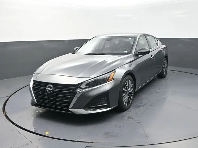 Used 2024 Gray Nissan 2.5 SV image 5