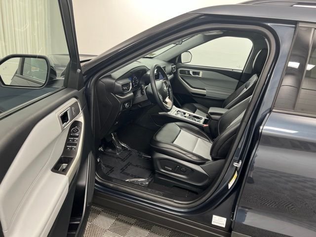 Used 2023 Stone Blue Metallic Ford XLT image 12