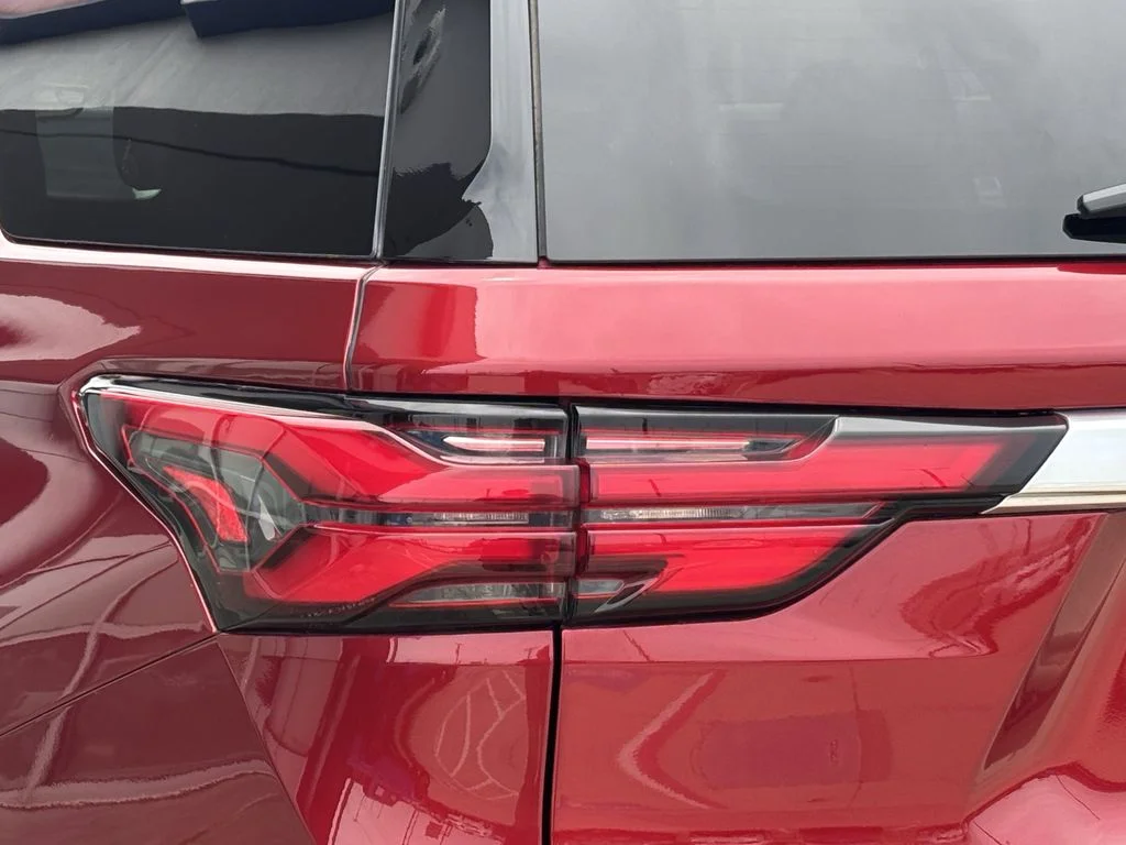 Used 2023 Red Chevrolet Premier image 6