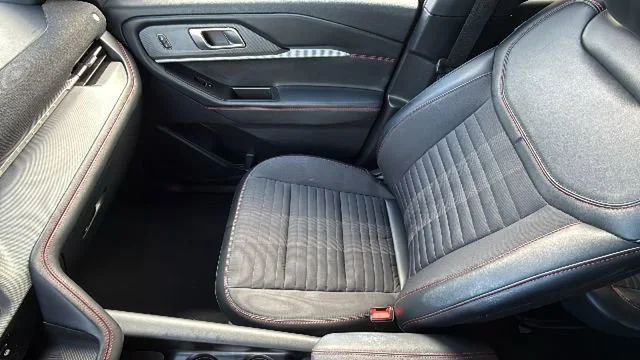 2025 Ford Explorer ST-LINE - Photo 12