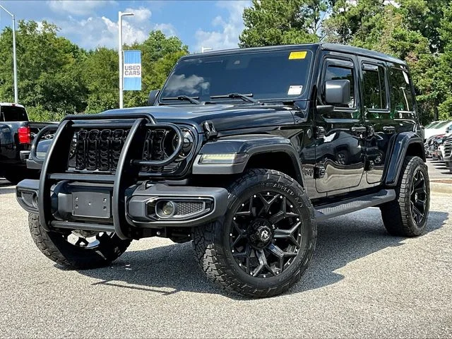 Used 2025 Black Jeep Sahara image 3