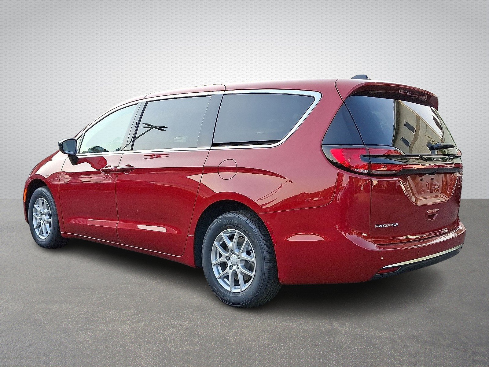 New 2027 Red Hot Pearl-Coat Exterior Paint Chrysler Select AWD image 3