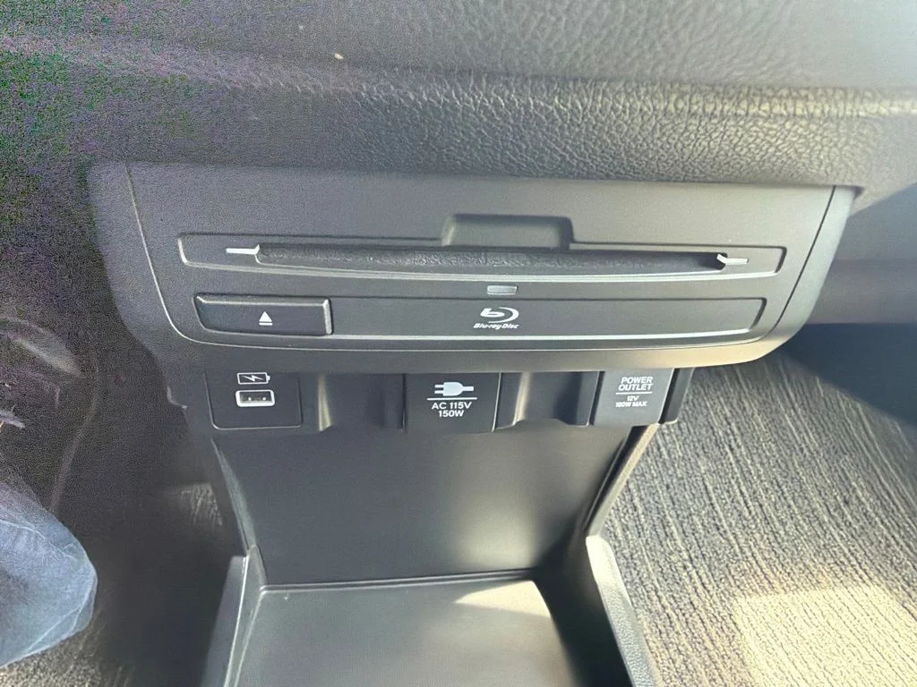 Used 2023 Silver Honda Touring image 25