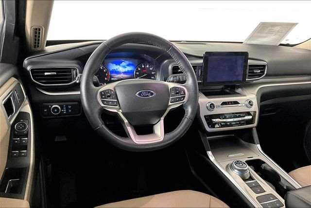Used 2022 White Ford XLT image 3