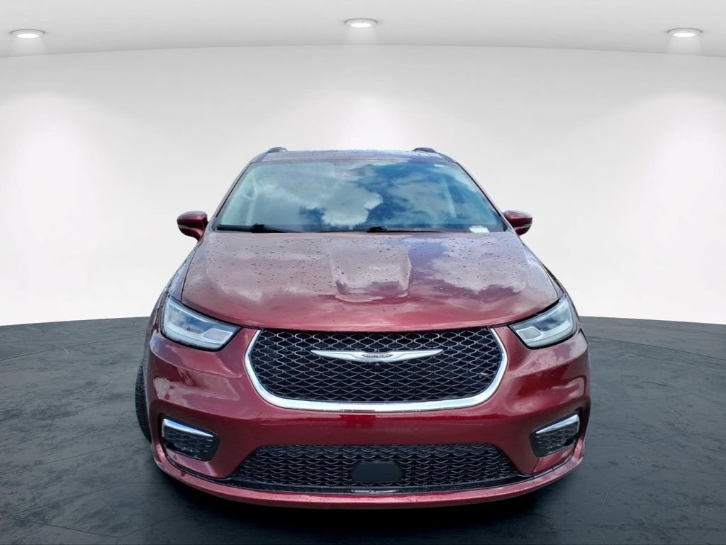 Used 2022 Red Chrysler Touring L image 4
