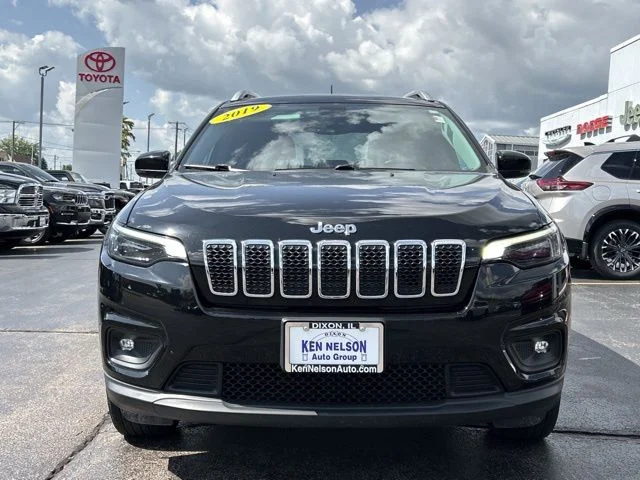 Used 2019 Jeep Cherokee Latitude Plus with VIN 1C4PJMLN1KD272742 for sale in Dixon, IL