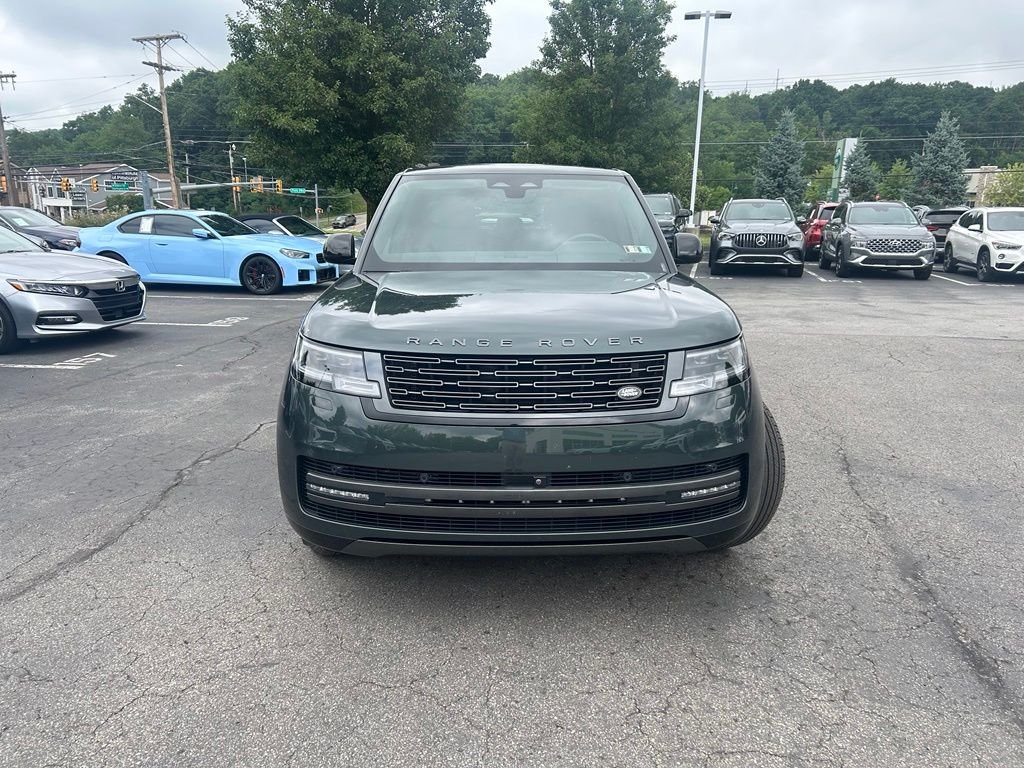 Certified Used 2025 Belgravia Green Metallic Land Rover SE image 2