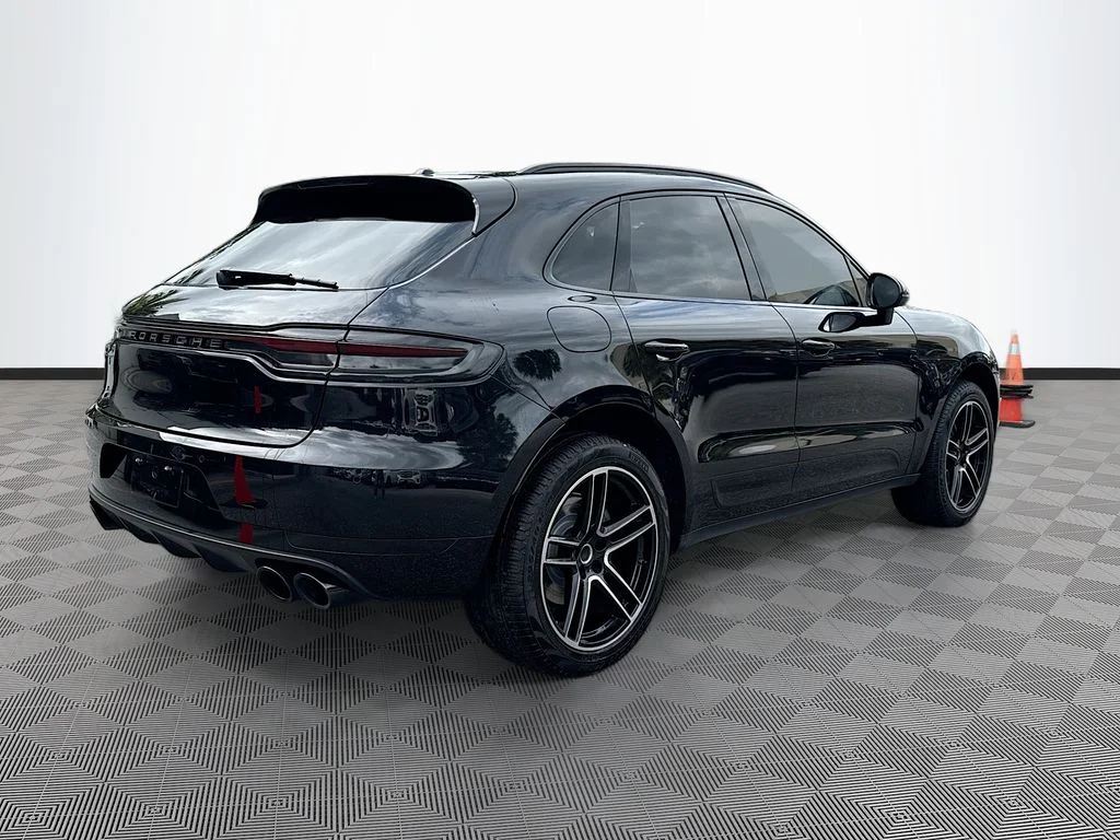 Used 2021  Porsche S image 6