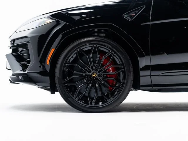 Used 2025 Black Lamborghini SE image 73