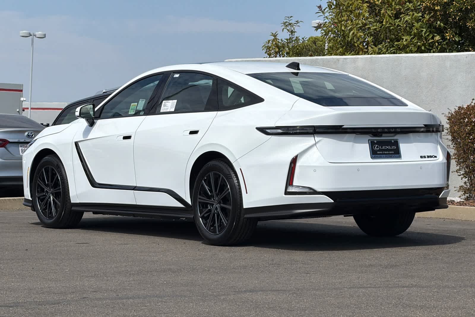 New 2026 Ultra White Lexus ES 350e PREMIUM image 7