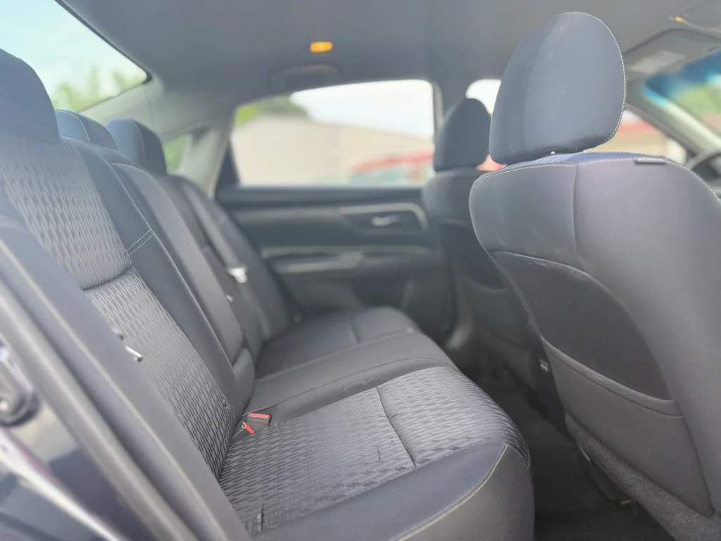 Used 2018 Storm Blue Nissan 2.5 SV image 30
