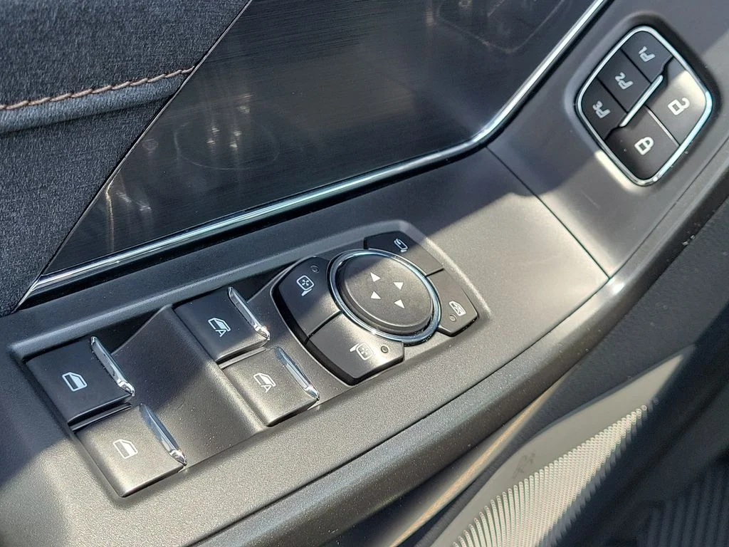 Used 2023 Agate Black Metallic Ford Raptor image 28