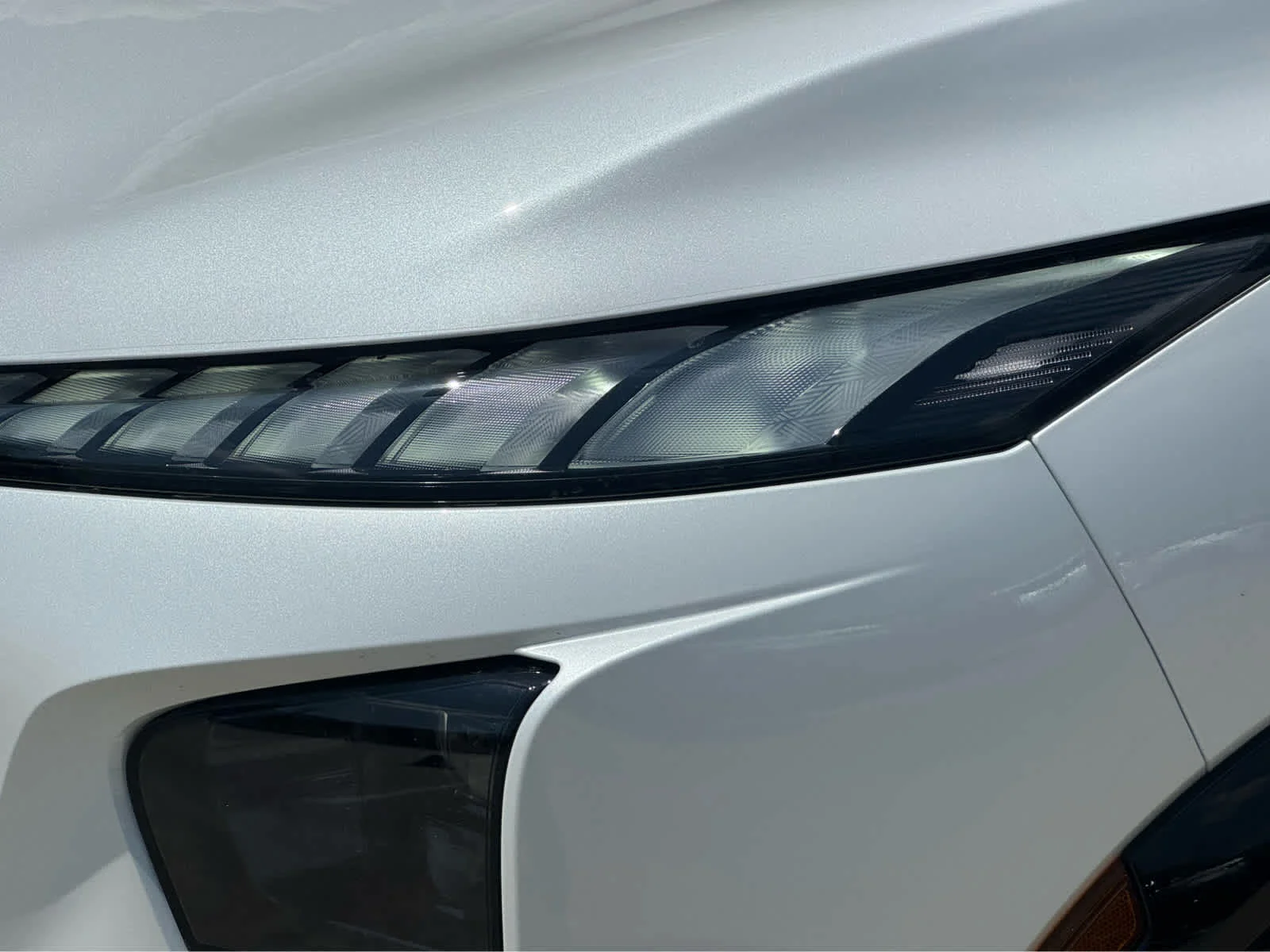 New 2027 2T RAD WHT INFINITI Autograph AWD image 5