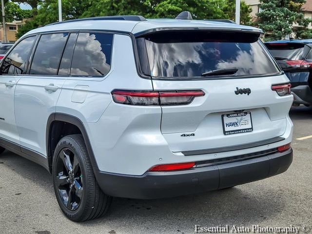 Used 2023 White/off-white Jeep Altitude image 6