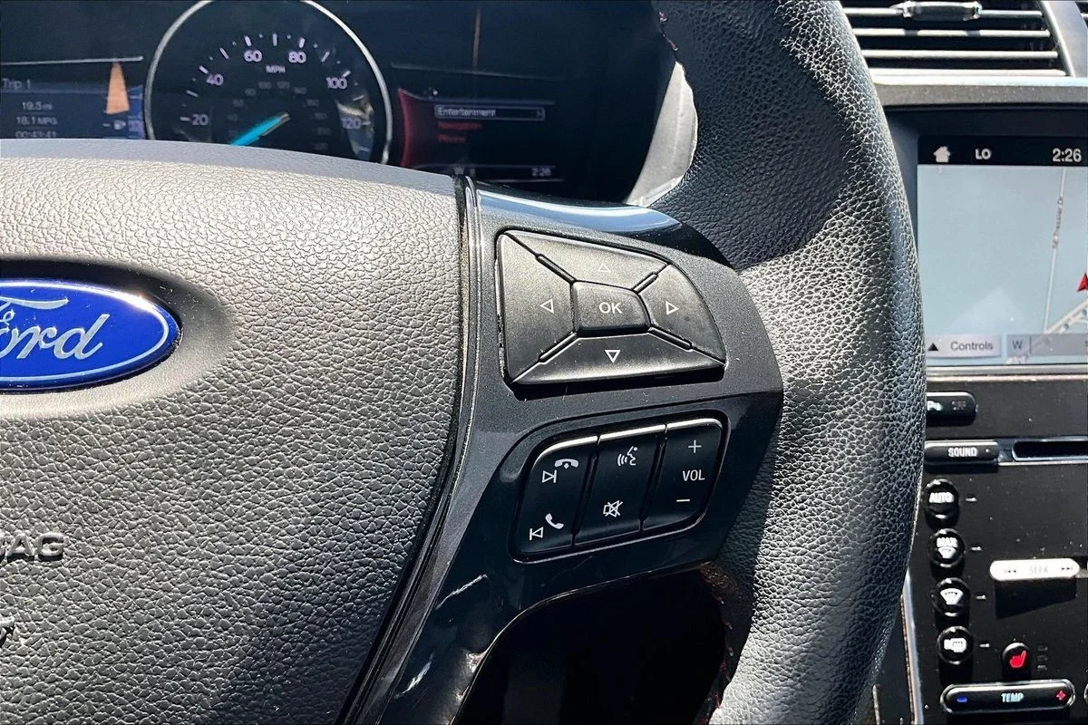 Used 2017  Ford Sport image 12