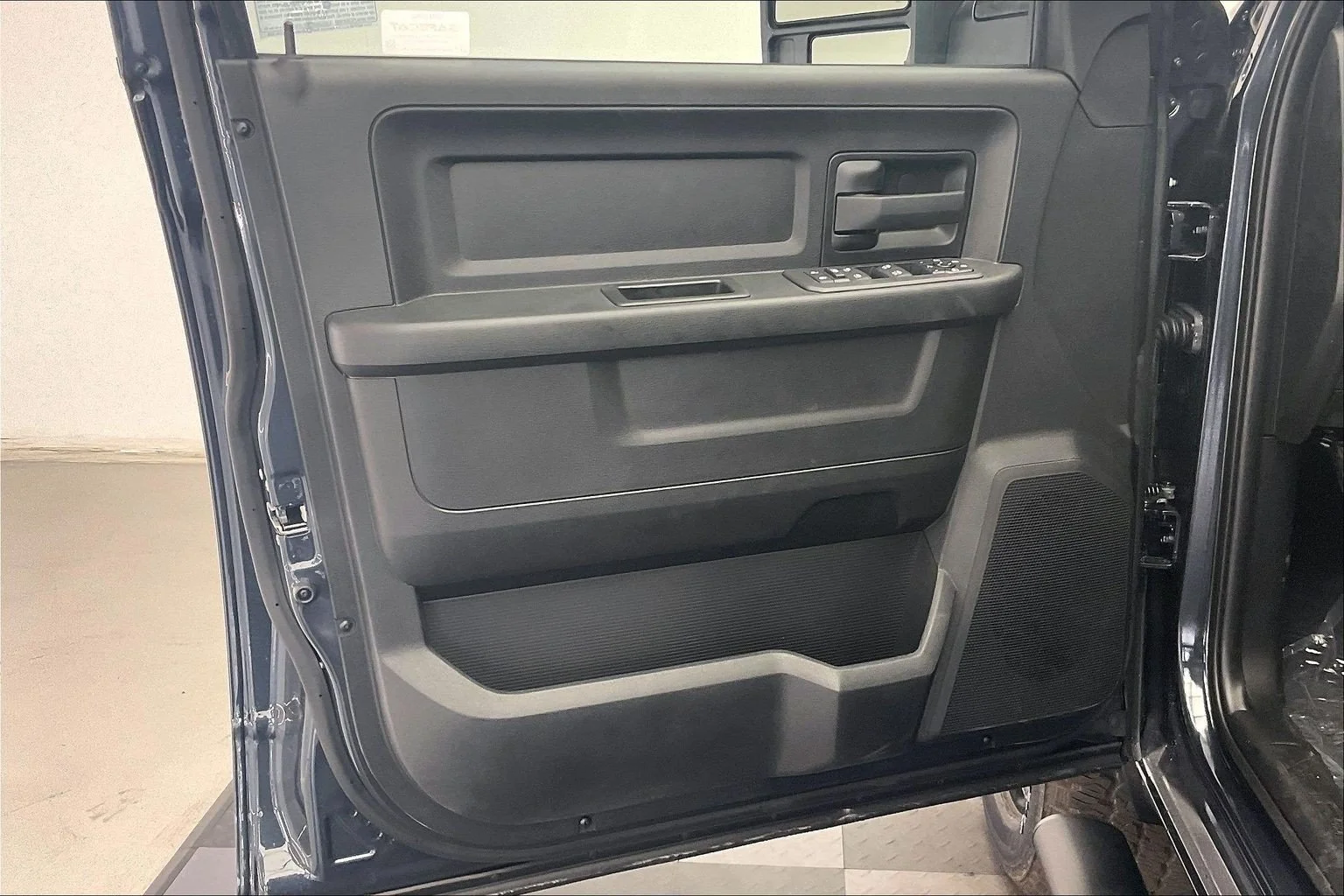 2027 RAM Ram 2500 Pickup Tradesman/Black Express - Photo 12