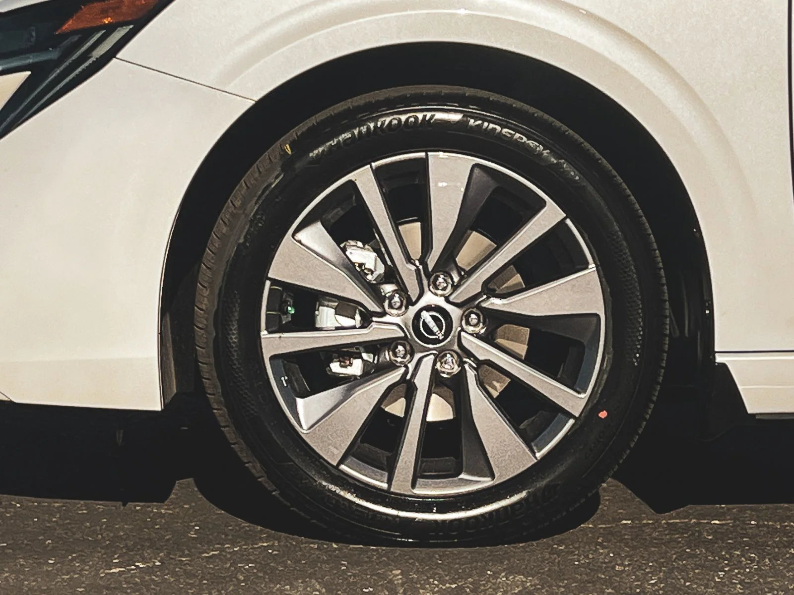2026 Nissan Sentra SL - Photo 9