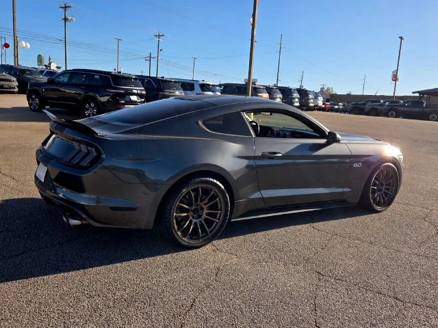 Used 2015  Ford GT image 24