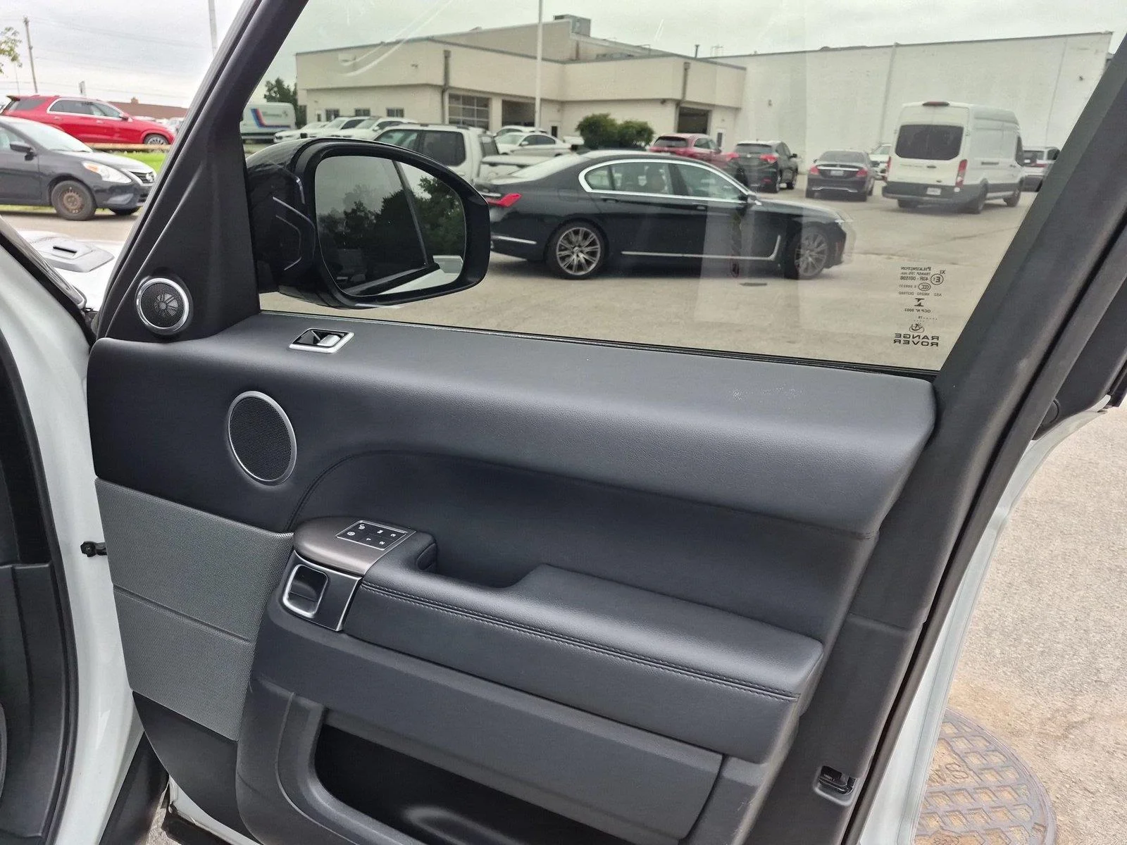 Used 2018 Fuji White Land Rover SE image 35
