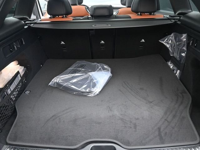 Used 2025 White Mercedes-Benz GLC 350e image 27