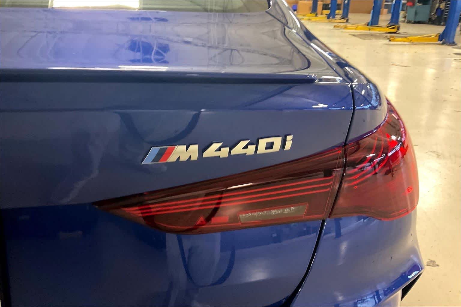 New 2027 Portimao Blue Metallic BMW M440i image 15