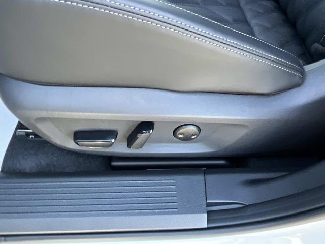 New 2026 Everest White Pearl TriCoat Nissan Platinum image 25
