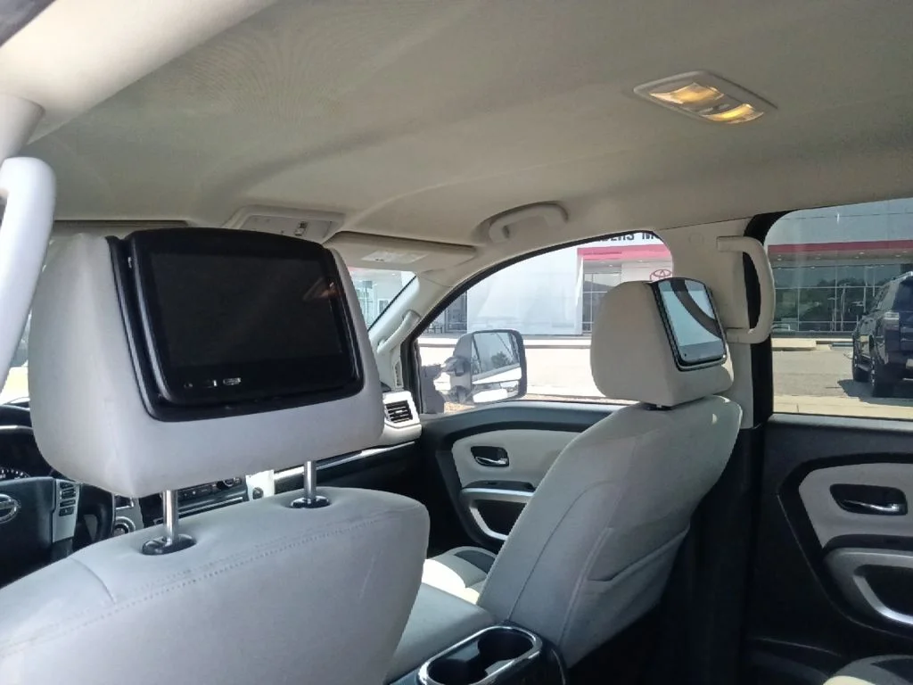 Used 2021 White Nissan SV image 29