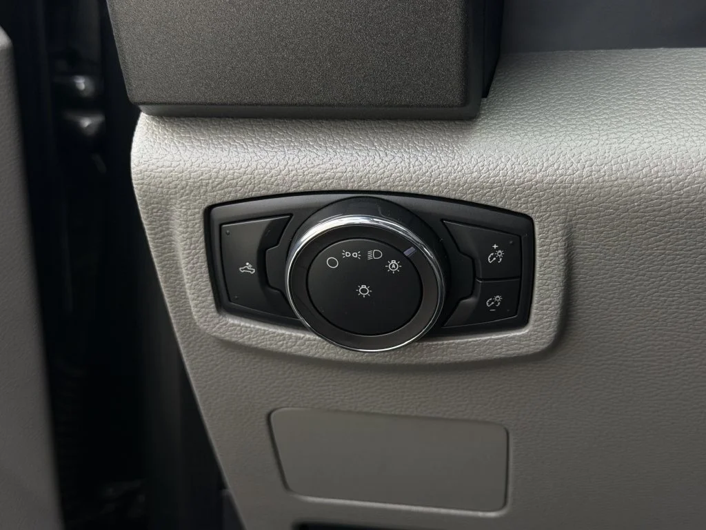 Used 2018 Gray Ford XL image 24