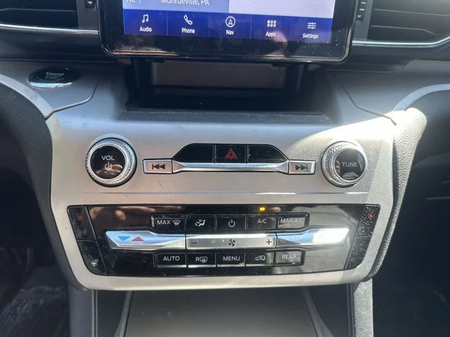 Used 2022 Blue Ford XLT image 18