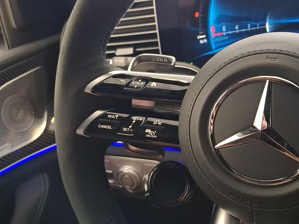 New 2026 MANUFAKTUR Moonlight White Metallic Mercedes-Benz GLE 53 AMG® image 19
