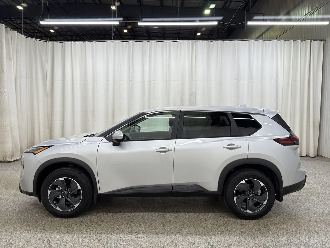 2025 Nissan Rogue SV - Photo 6