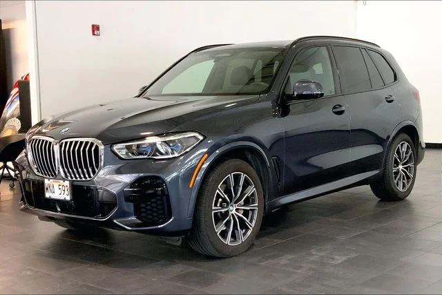 Used 2022 Arctic Grey Metallic BMW xDrive40i image 1