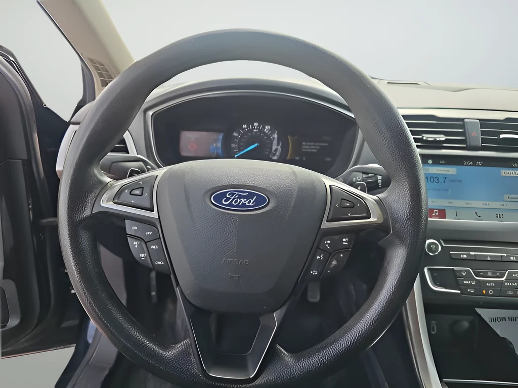 Used 2018 Black Ford SE image 13