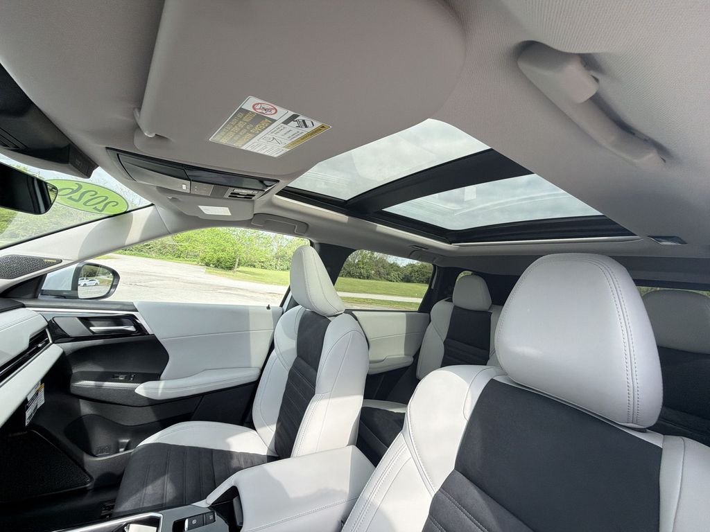 New 2026 White Mitsubishi SE image 22