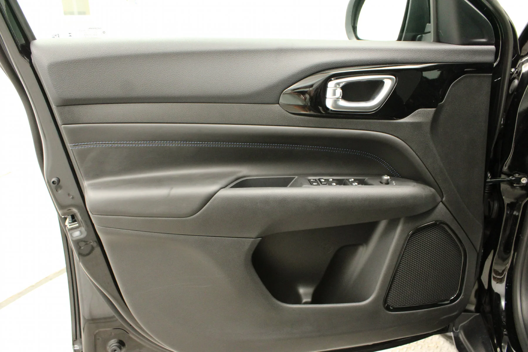 2025 Jeep Compass Latitude - Photo 12
