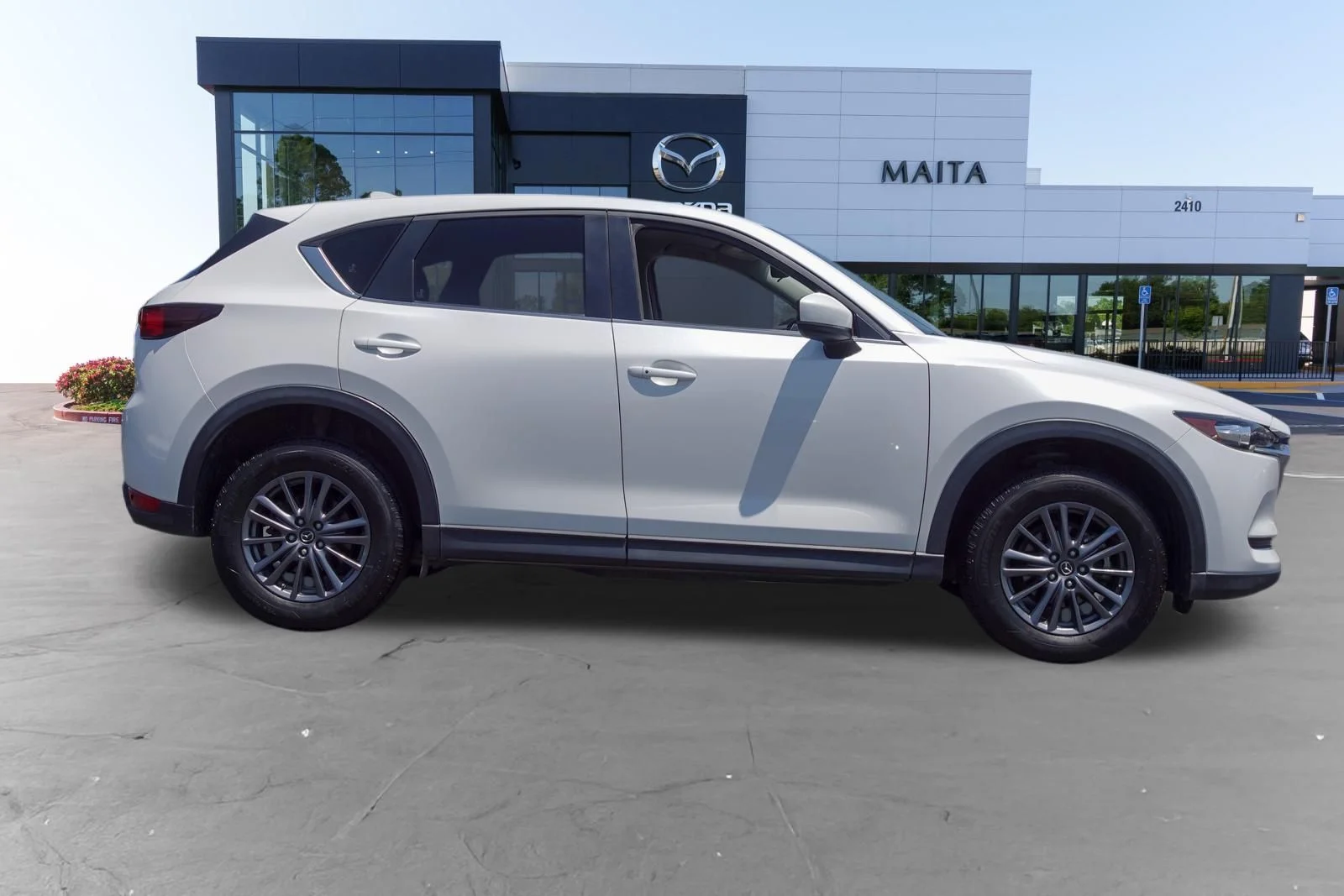 Used 2019 Snowflake White Pearl Mica Mazda Touring image 2