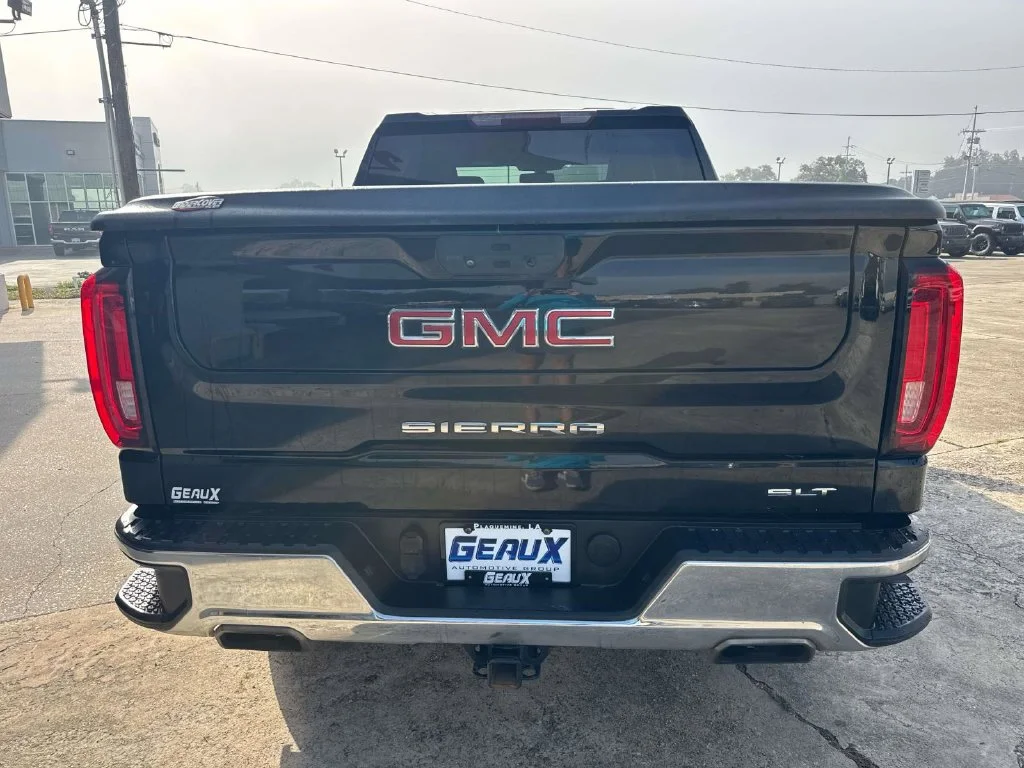 Used 2019 Black GMC SLT image 16