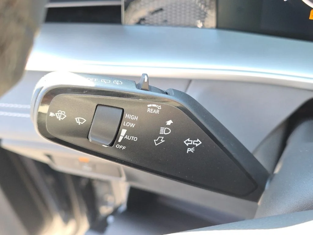 New 2026 Platinum Gray Metallic Volkswagen 2.0T SE R-Line Black image 17